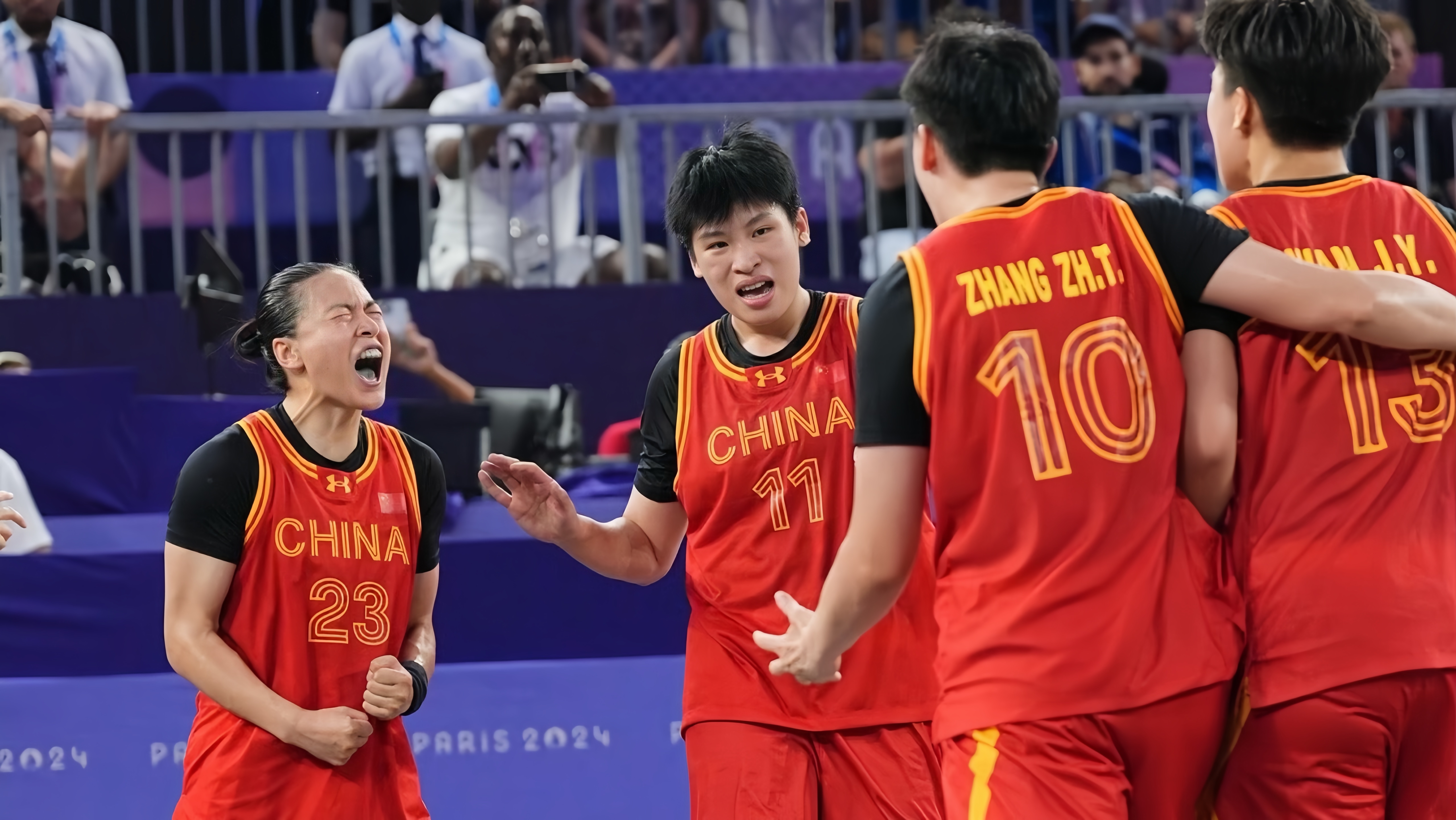 东京奥运会：中国篮球队获得小组赛胜利
