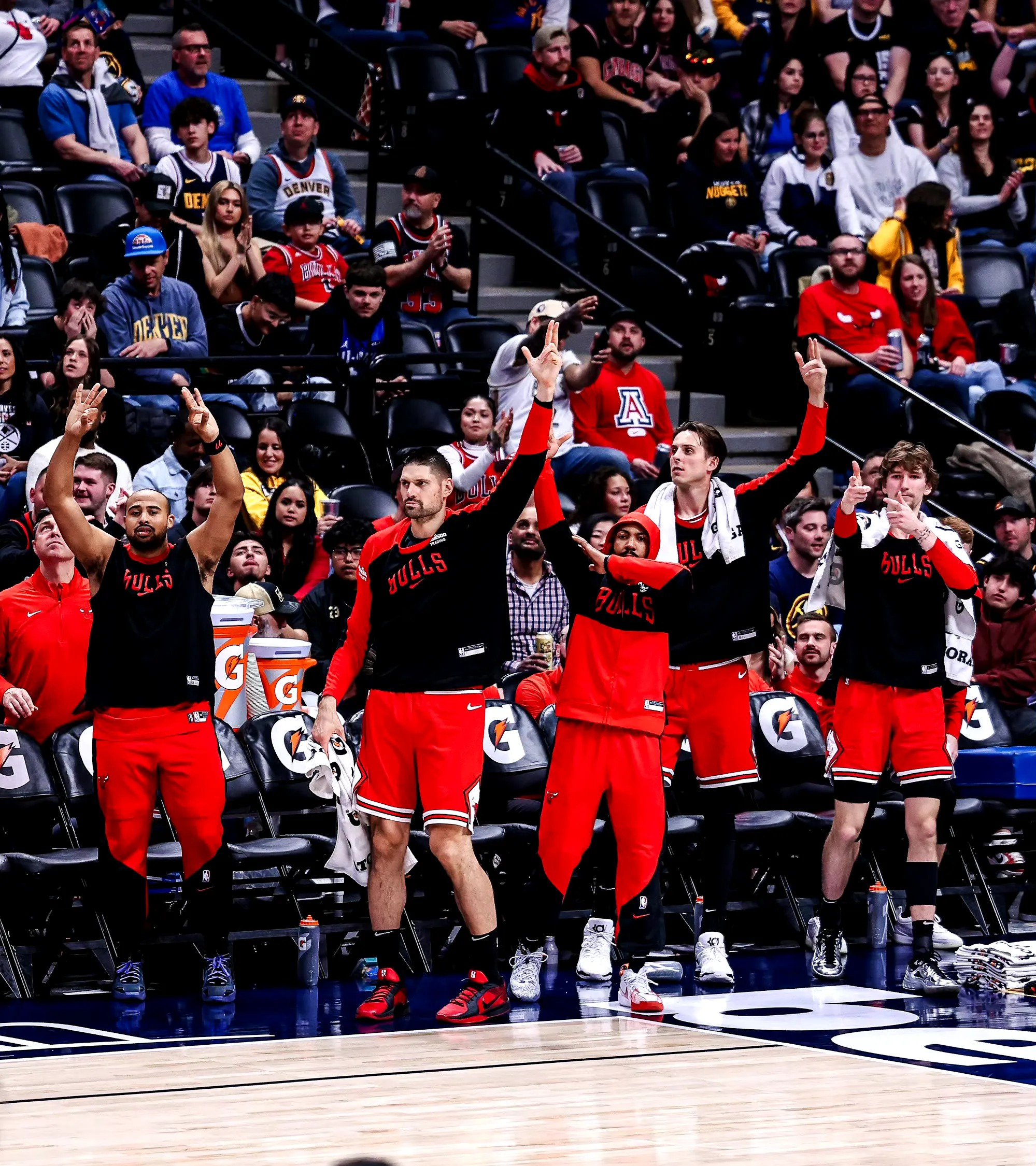 开云体育登录-公牛险胜老鹰,保住胜利