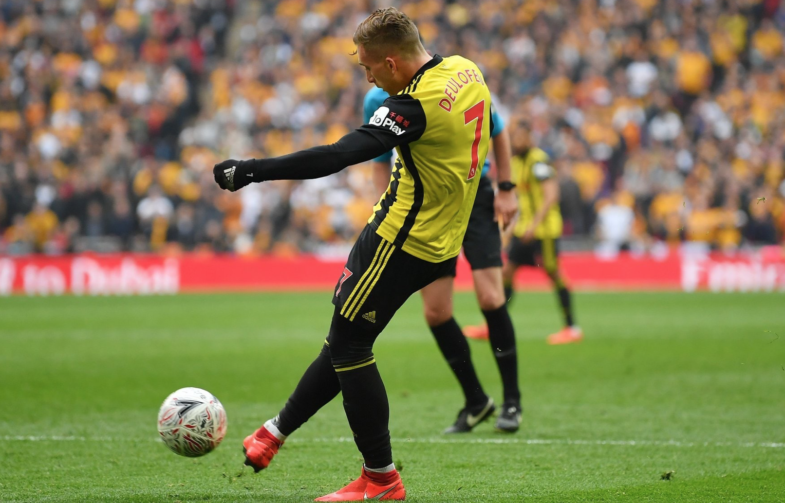 泰国羽毛球队绝地反击英格兰羽毛球队，谌龙送出助攻的简单介绍