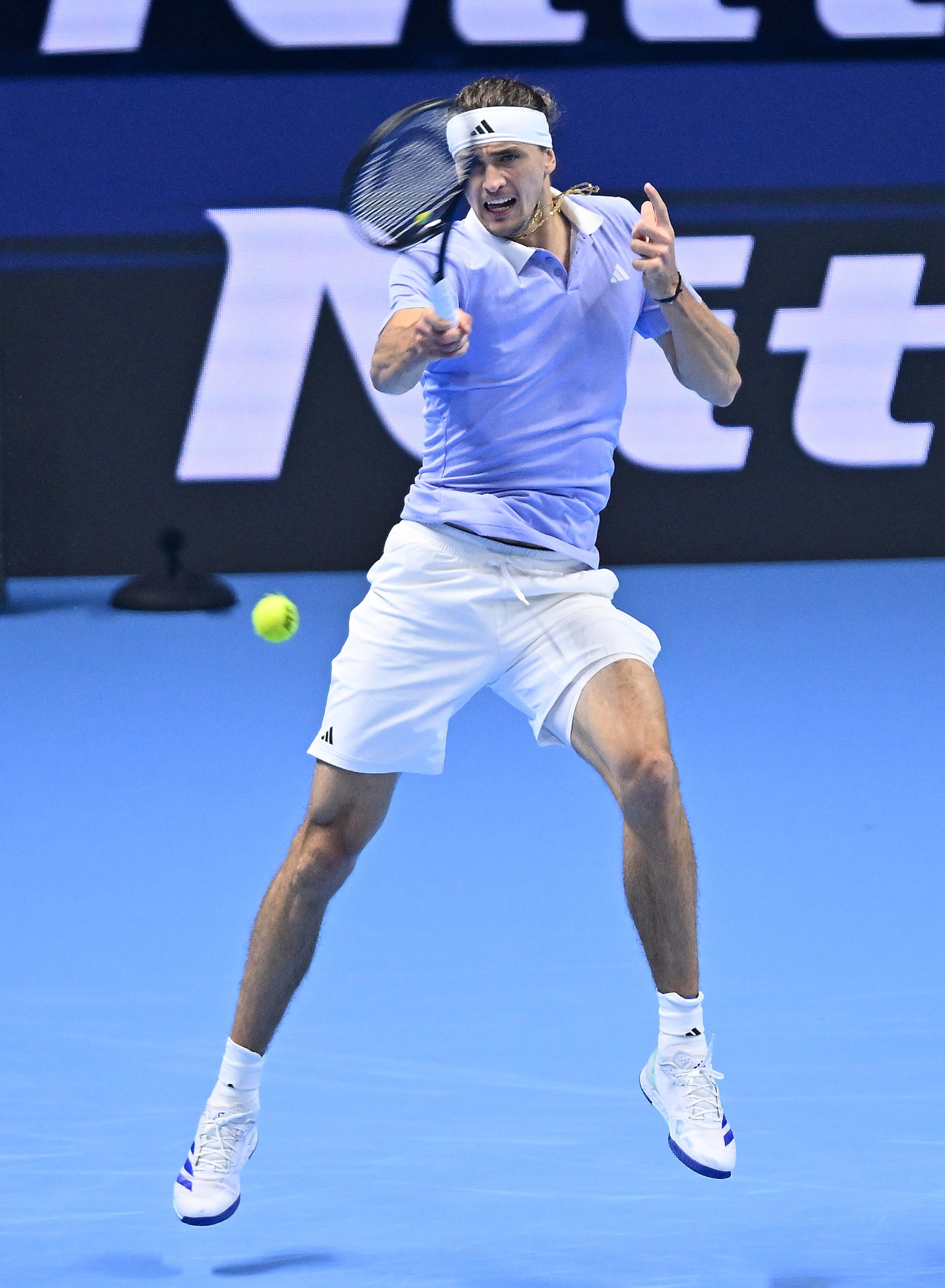 法国网球队翻盘英国网球队，兹维列夫绝境逆转的简单介绍