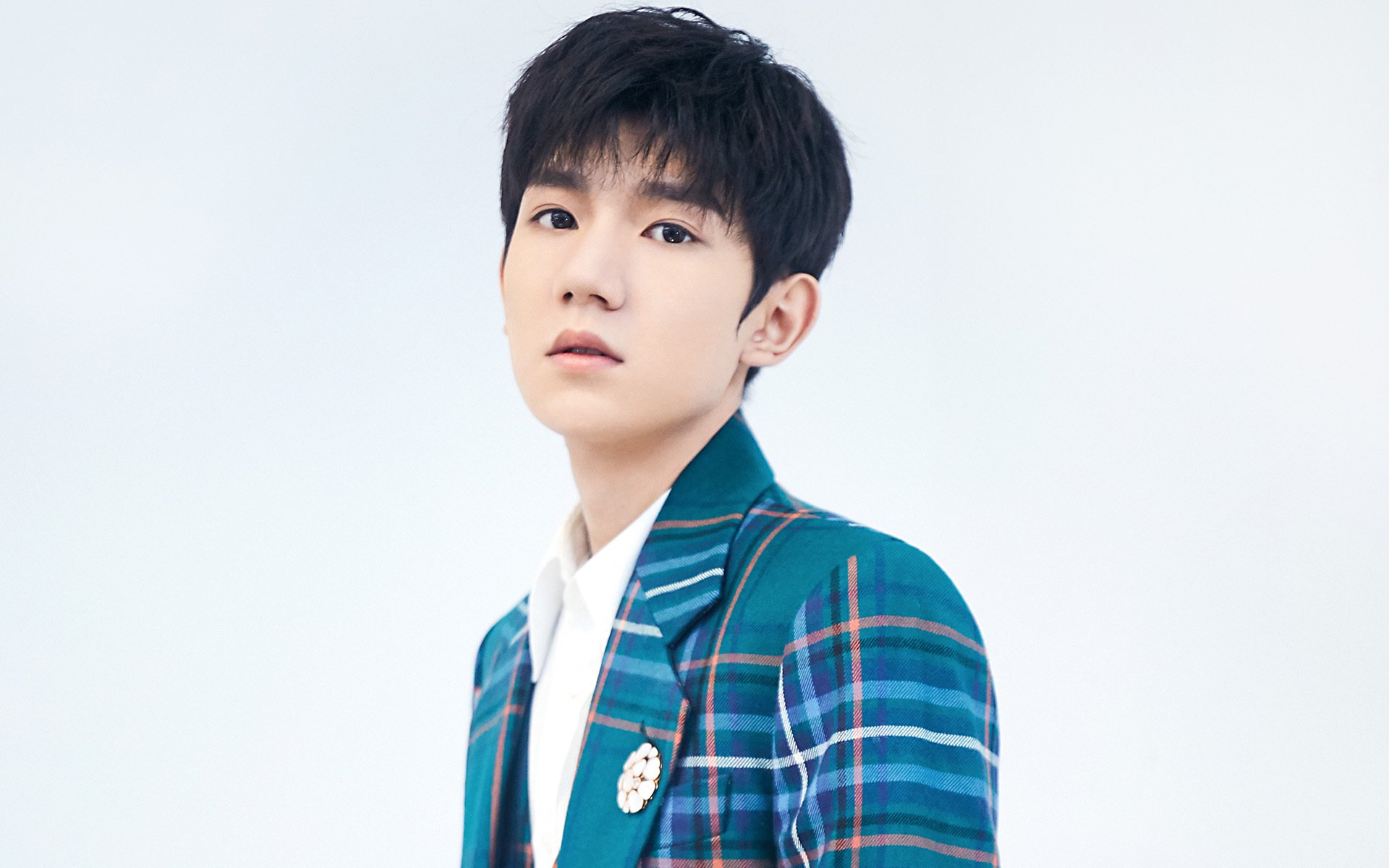 国王加冕夜，赛道超车时，勒布朗与欧文用截然相反的方式写下统治的注脚