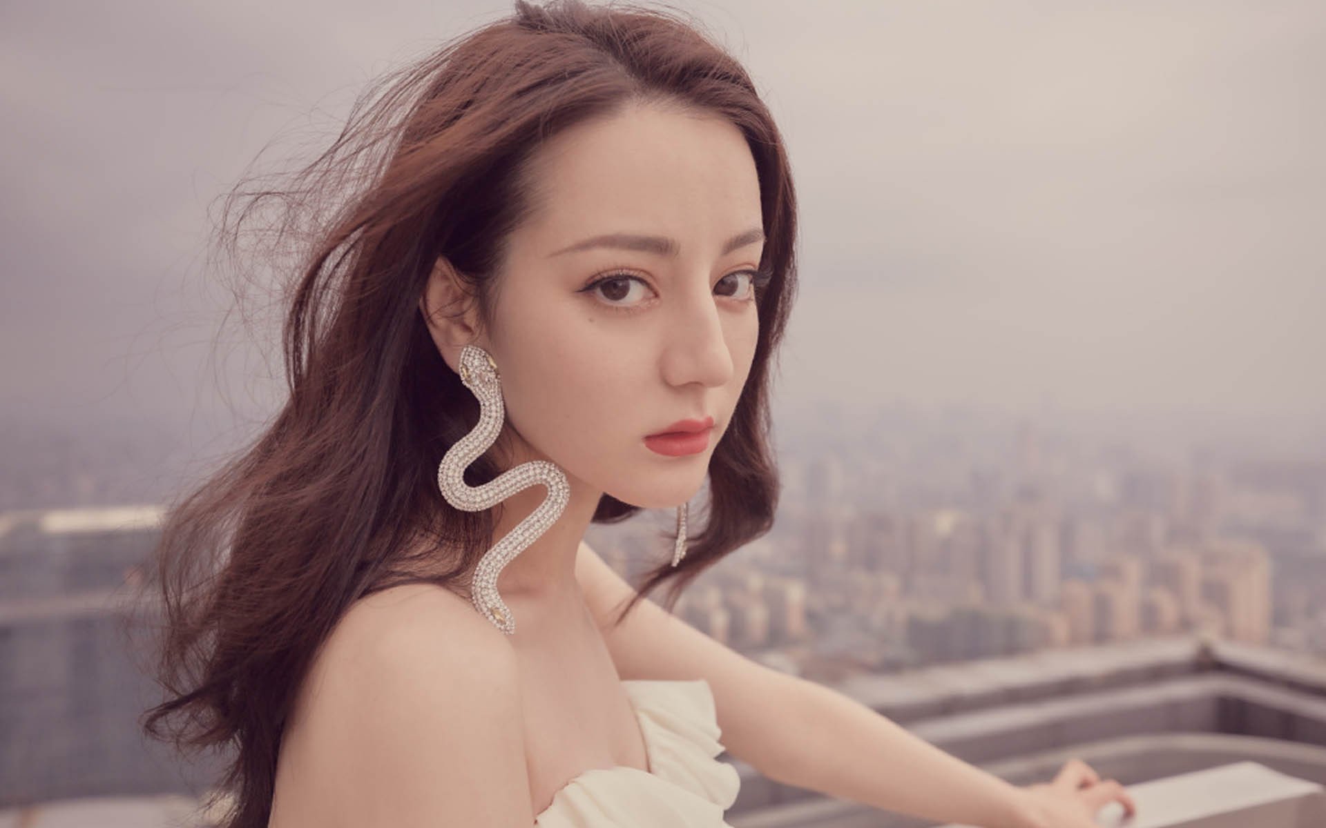 绝杀!荣耀!德国绿茵场上演争冠生死战,库里三分箭点燃加州夜空