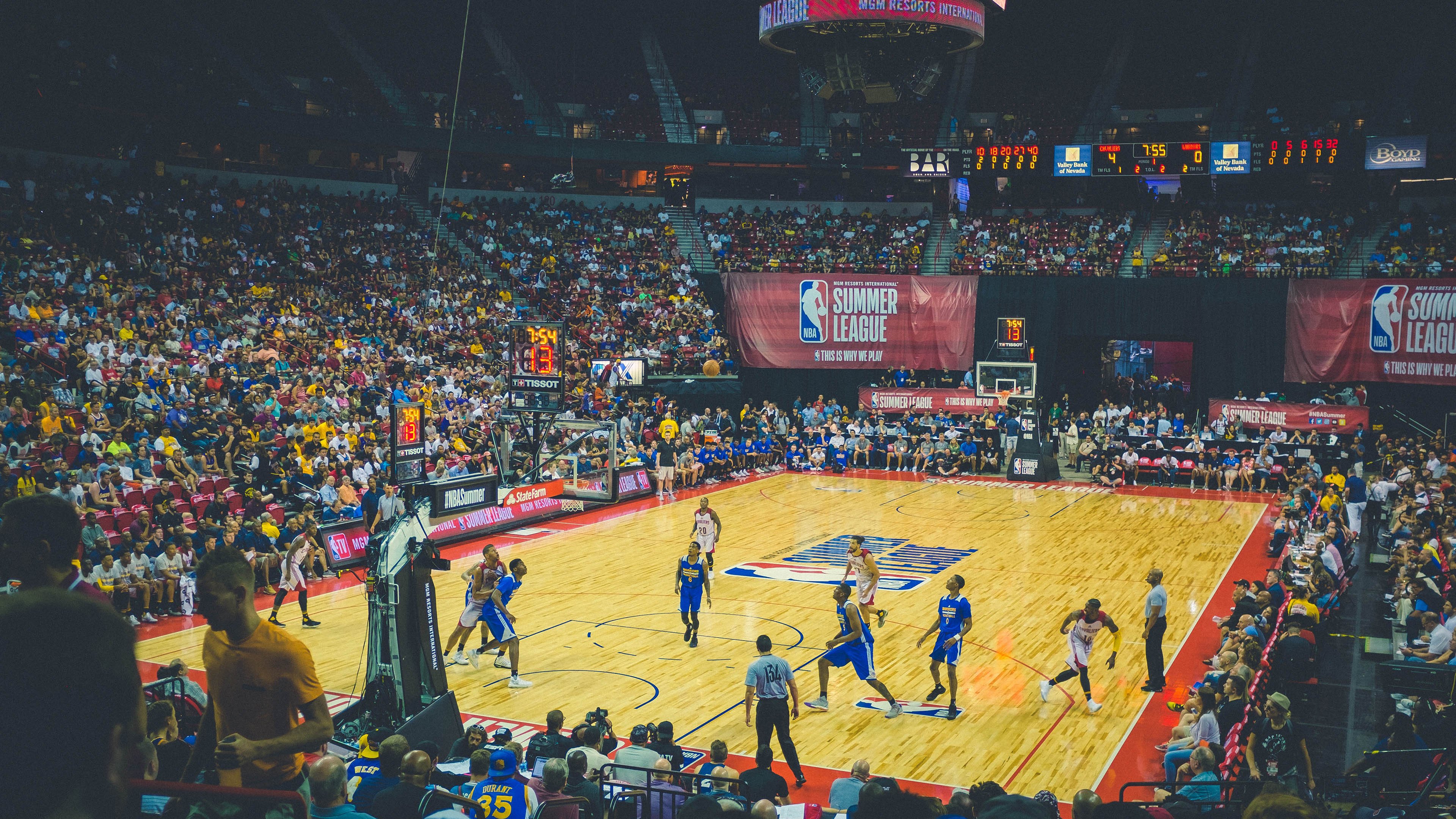 2026世界杯焦点战，北京队用智慧长城战术体系完美压制马刺，晋级之路豁然开朗