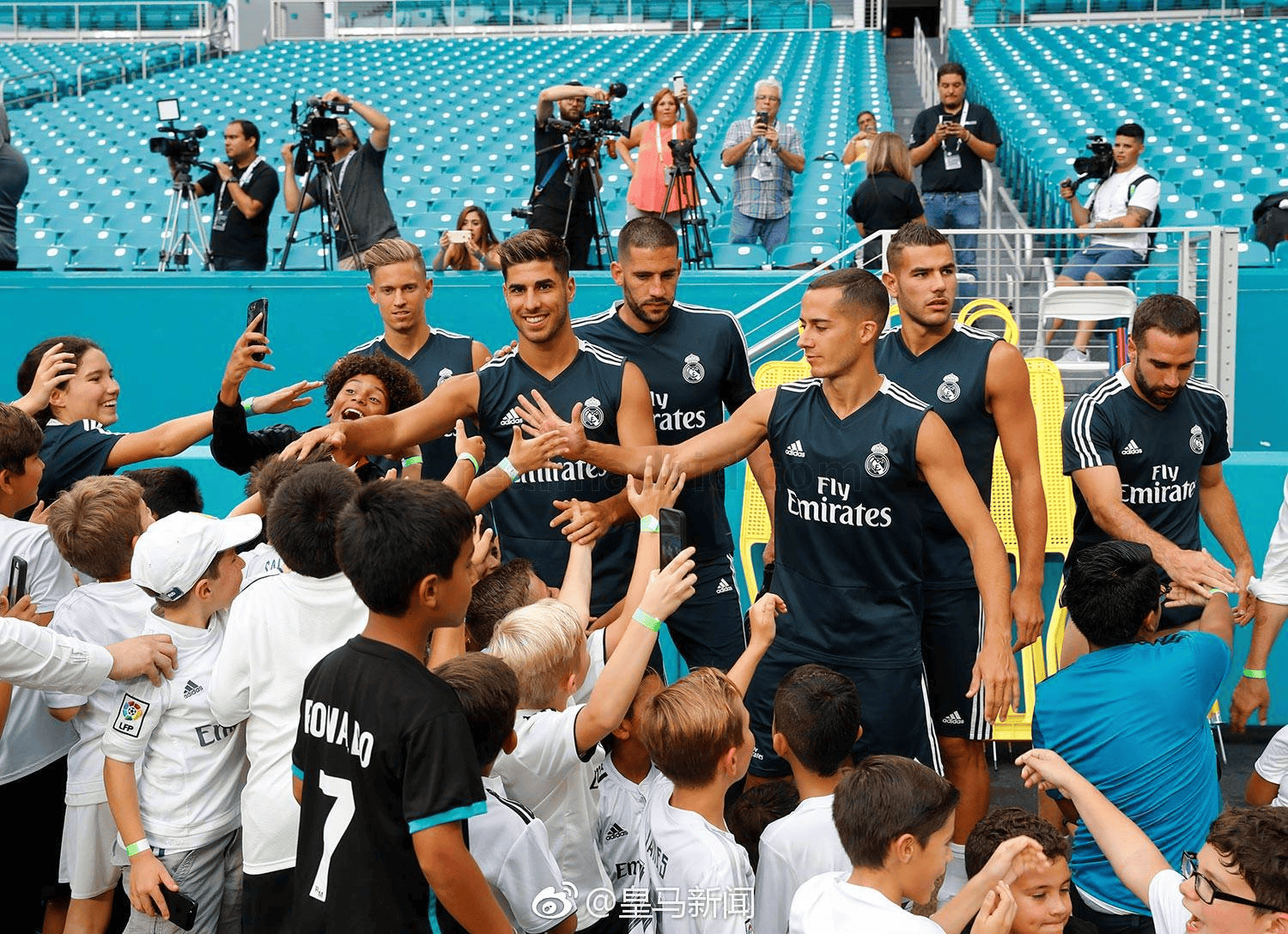 欧冠决赛焦点战，几内亚火力压制AC米兰