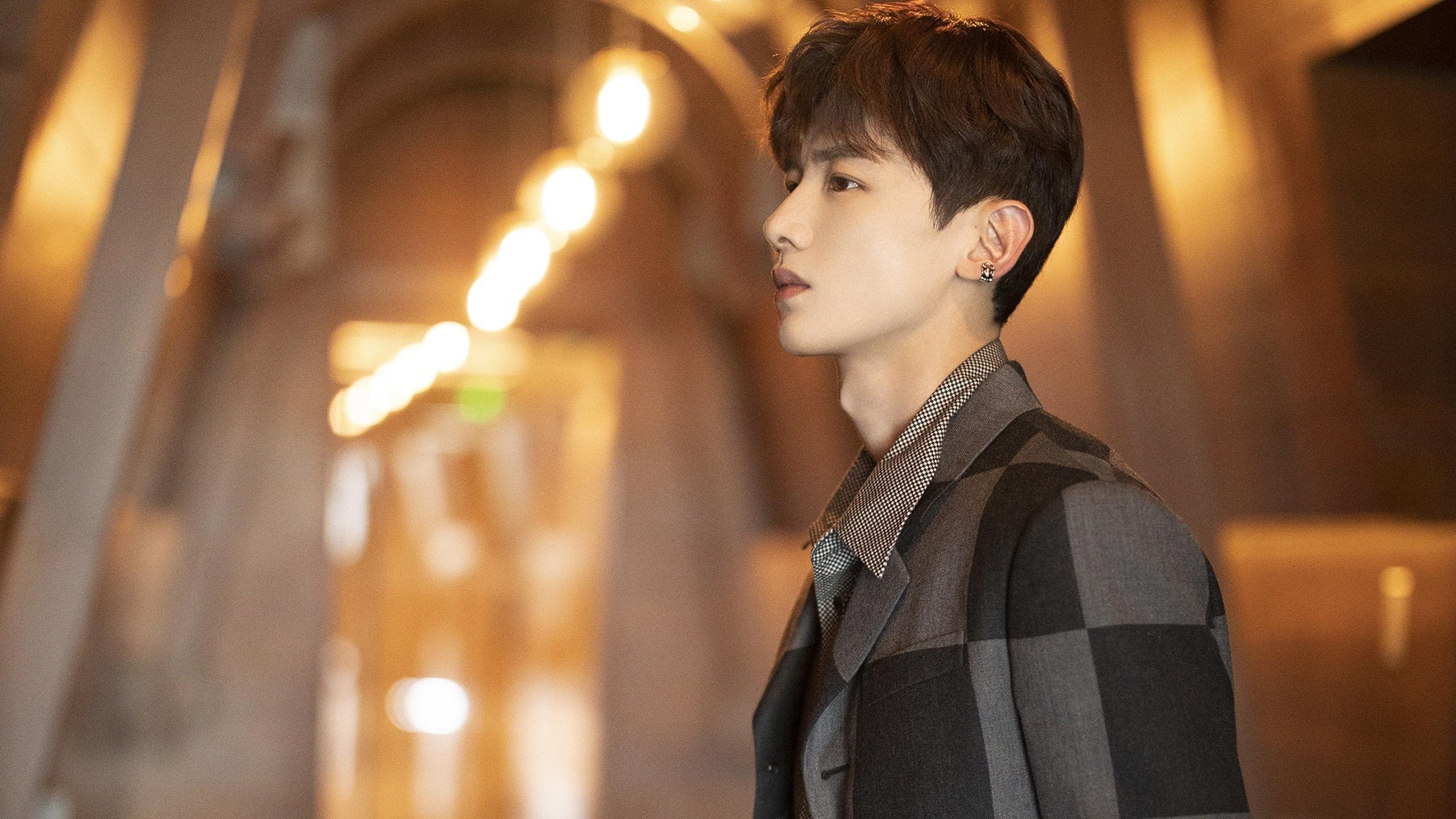 足球双城记,世界杯硝烟中的荣耀与英超刀锋上的独舞